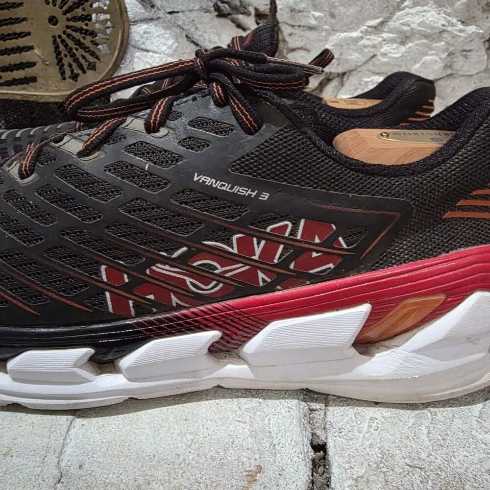 Hoka One One Vanquish 3 Running Shoes Mens Size 9.5 Athletic Sneakers Red Black